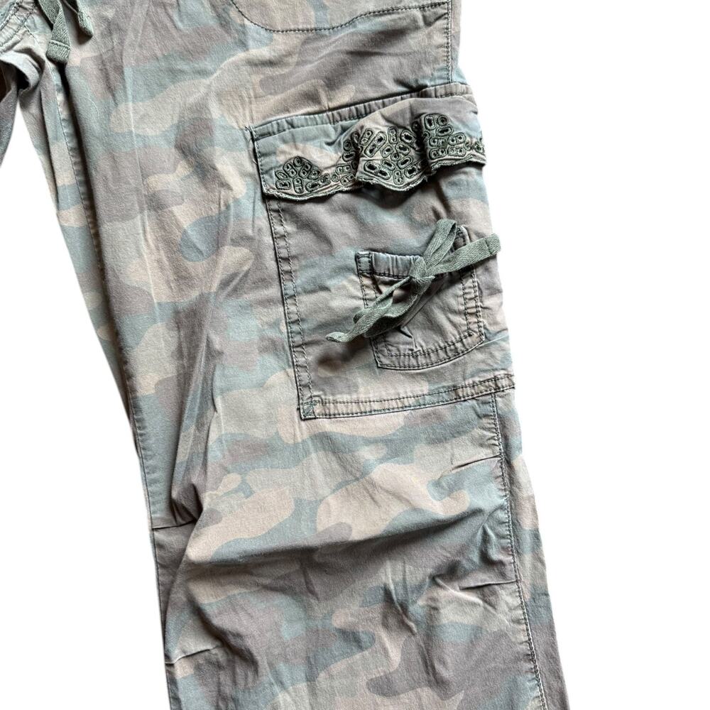 Y2K Old Navy Low Rise Camo Cargo Pants Lace Trim Boho Size 10 - Picture 2 of 8